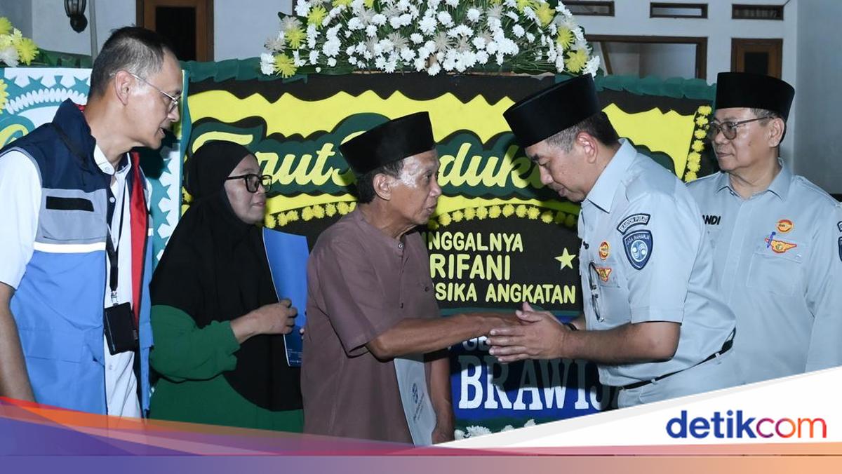Jasa Raharja Delivers Compensation to Heirs of Train Accident Victims