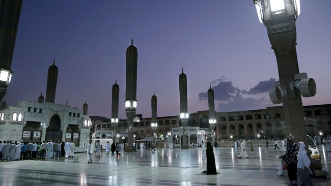 Hajj Pilgrims Beware of Fake Nusuk Card Scams for Entering Raudhah