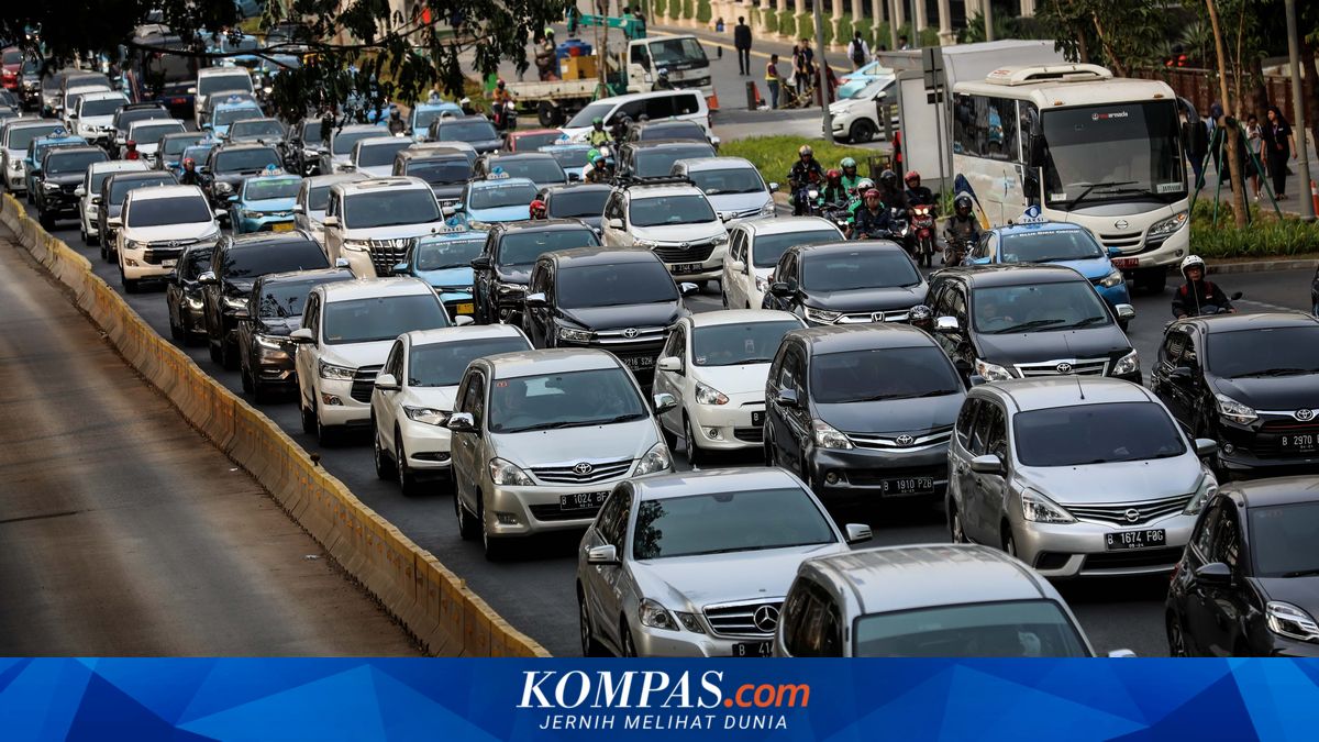 Jabodetabek's Fuel Dependence: Shifting to Sustainable Transportation