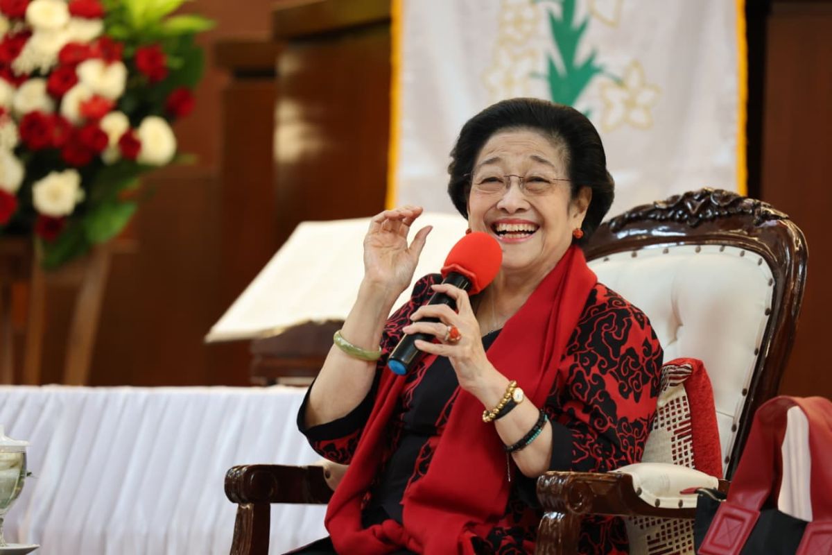 Megawati Calls for Improvements to Indonesia's Railway System