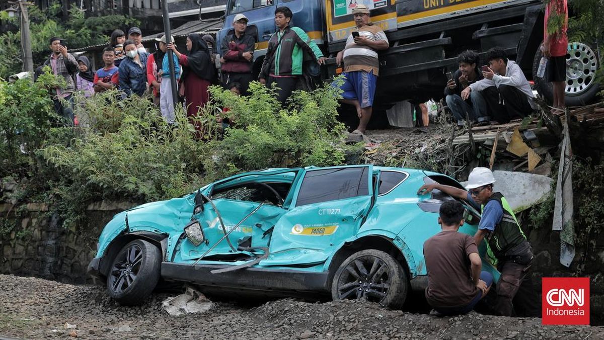 Police to Examine Green SM Taxi Driver and Train Engineer