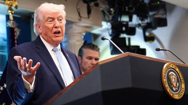 Latest Poll: Support for Trump "Plummets" to Lowest Point