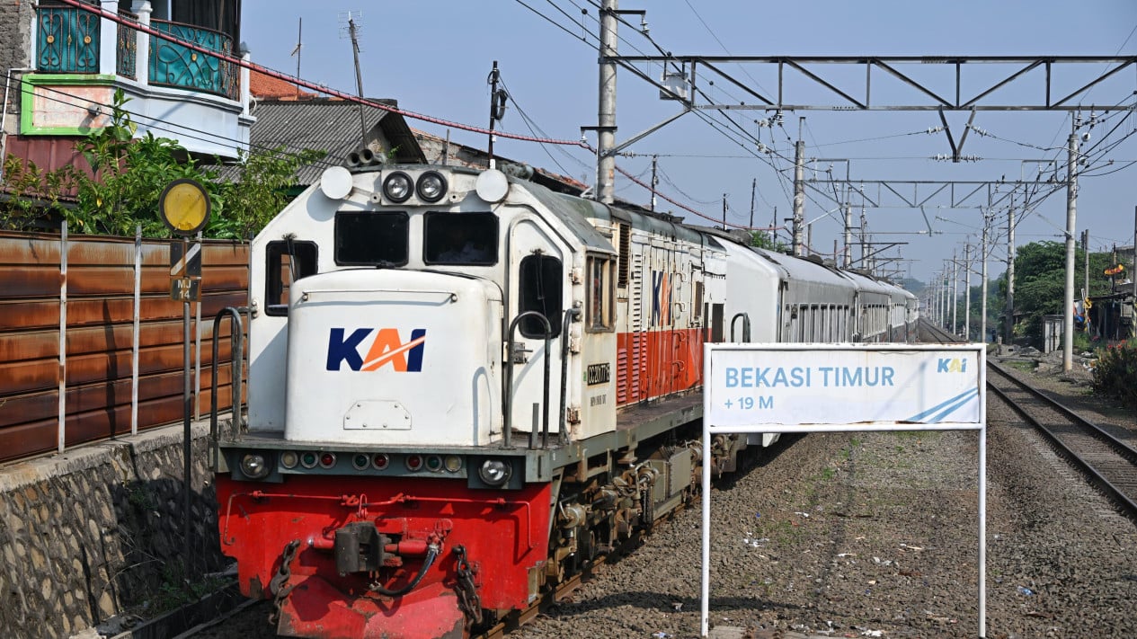 Awaiting KNKT Clearance Process, Transport Minister Dudy to Reopen ...