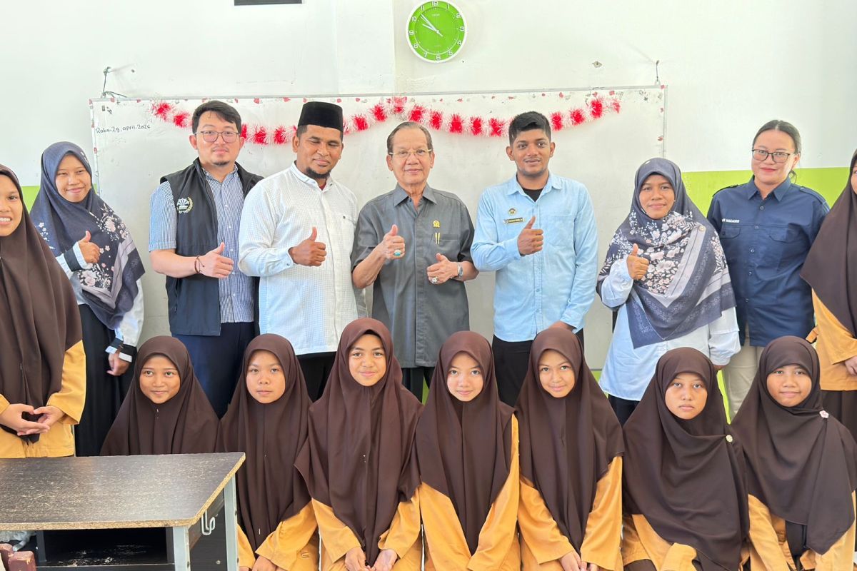 MP Ensures Management of MBG Kitchen in Sigi Meets Standards