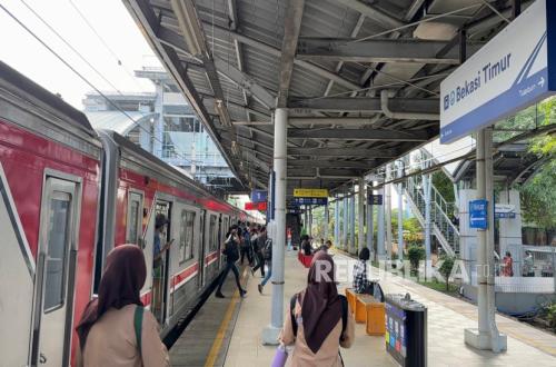 Bekasi-Cikarang Commuter Line Resumes Operations