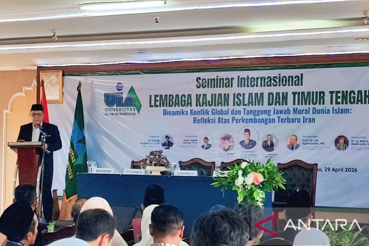 Senator: Students Need Objective Understanding of Middle East Conflict
