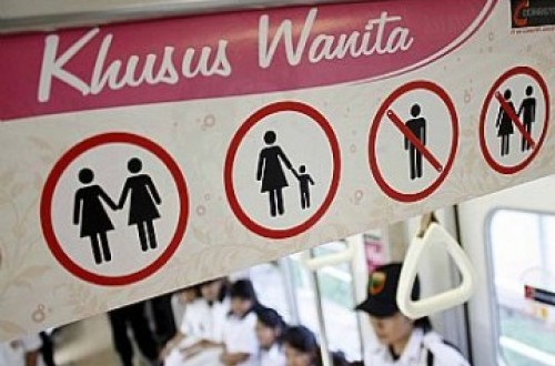Women's Commission Deems Relocation of Women's Carriages Not a Solution