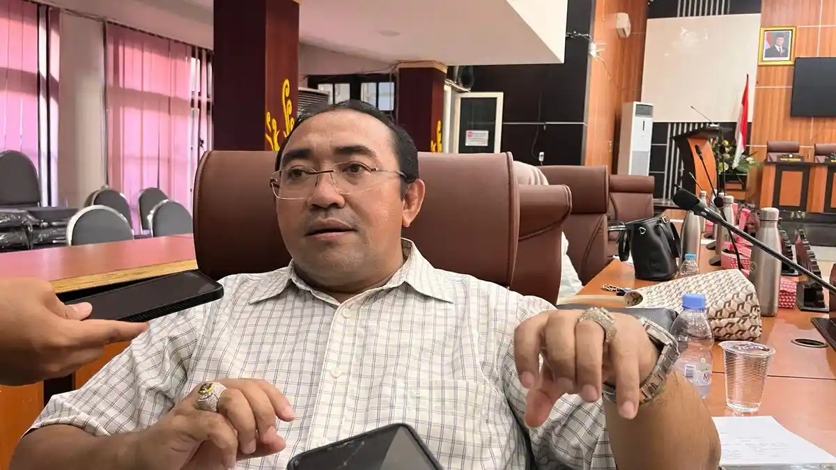 Palu City Council Members Propose Temporary Manual Permits to Address OSS System Issues