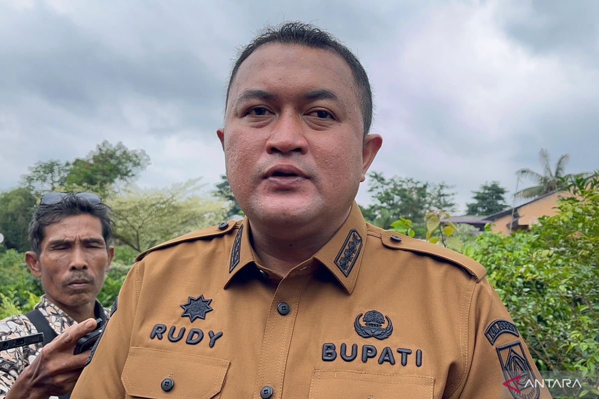 Bogor Regent Empowers Villages to Manage Waste, Saving Billions of Rupiah