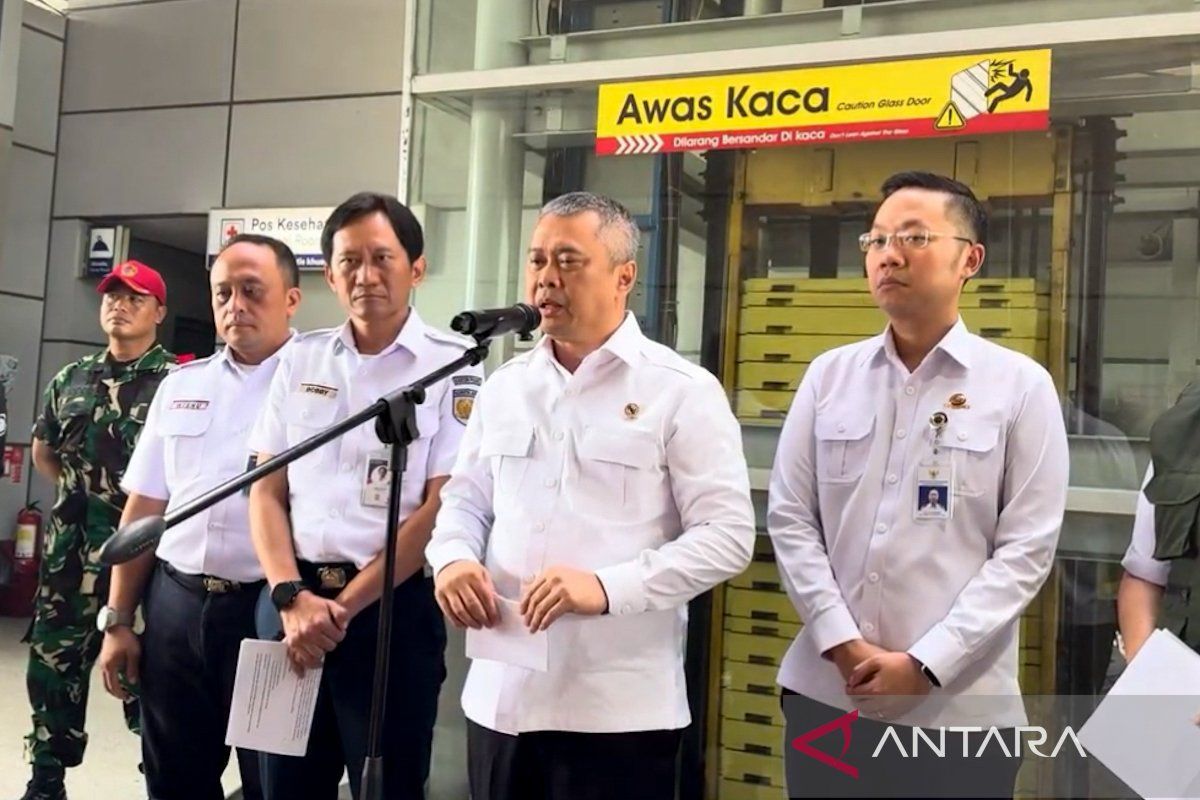 Transport Minister Emphasises Safety as Bekasi Timur Station Reopens
