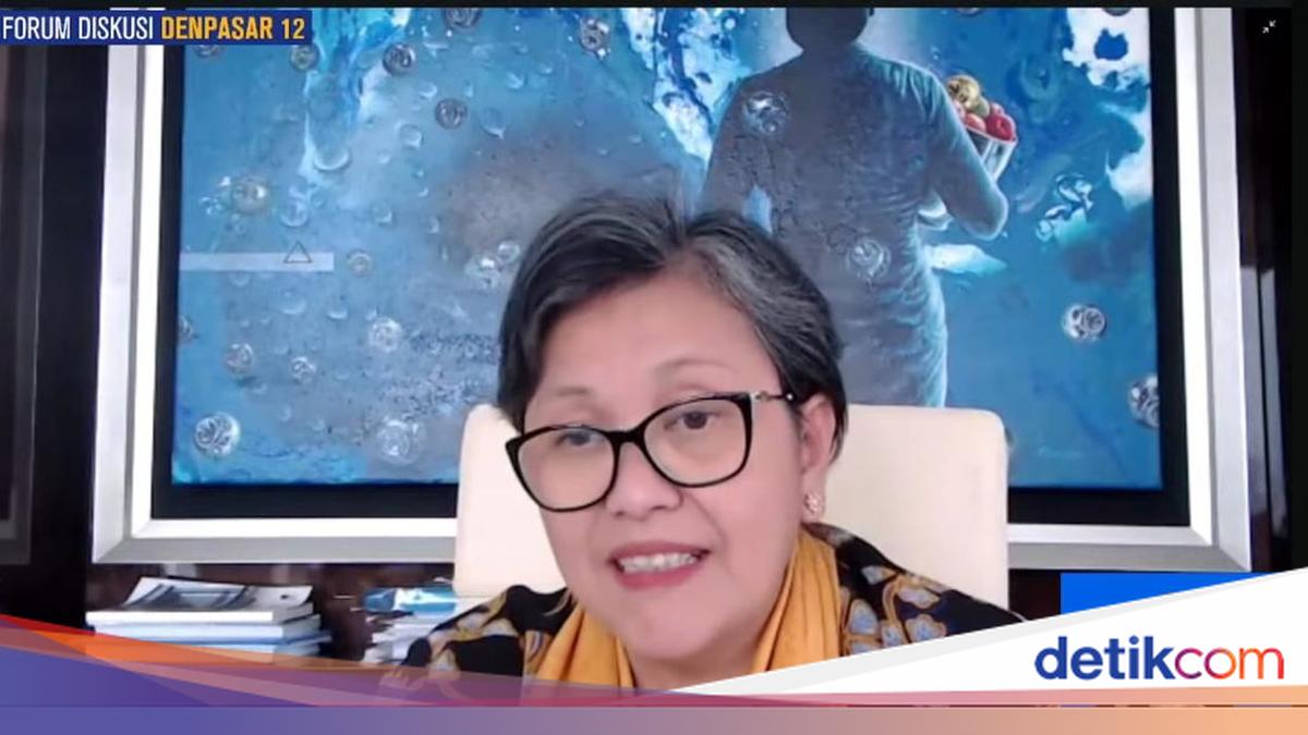 Lestari Moerdijat Promotes Preservation of Wood Carving Art through Regeneration of Masters