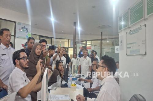 Viral Story of Mother in West Bandung Struggling with Birth Certificate Processing Ends Up in the Hands of a Broker