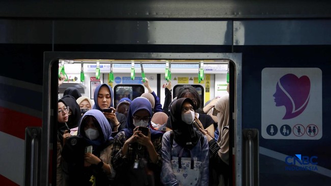 After Bekasi Tragedy, Women's KRL Carriages Crowded Again During Rush Hour