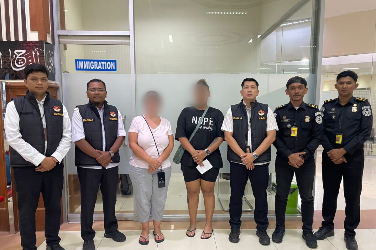 Sabang Immigration Office, Aceh, Deports Foreign Nationals from Four Different Countries