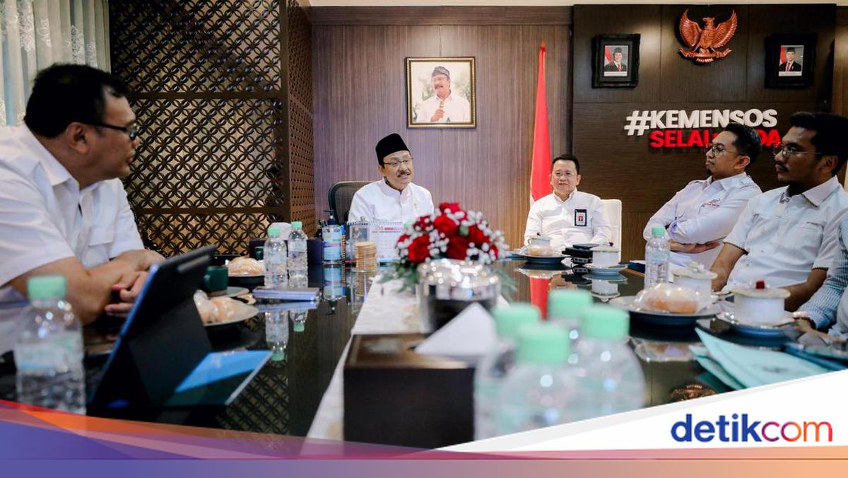 Social Affairs Minister Gus Ipul Emphasises that Every Village Must Have a Data Operator