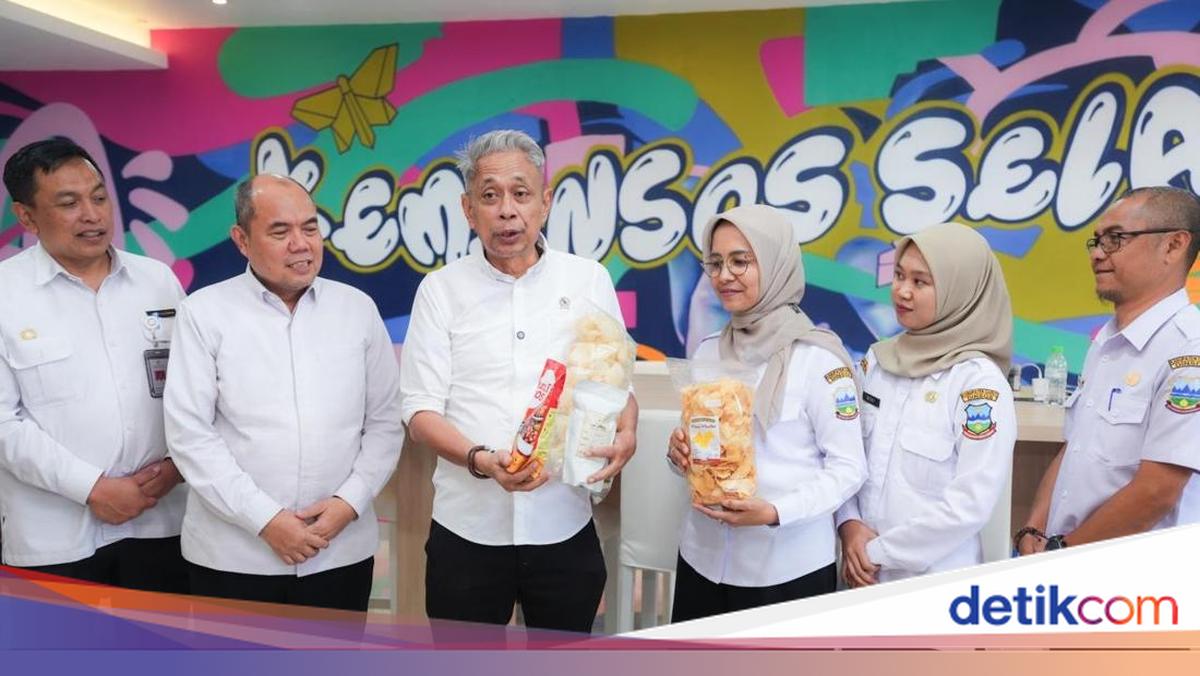 Social Minister Praises Kudus and Garut for Accelerating Permanent People's School Development
