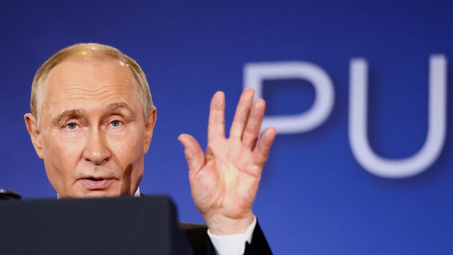 Putin Issues Warning to Trump, Cites Dangerous Consequences in Iran
