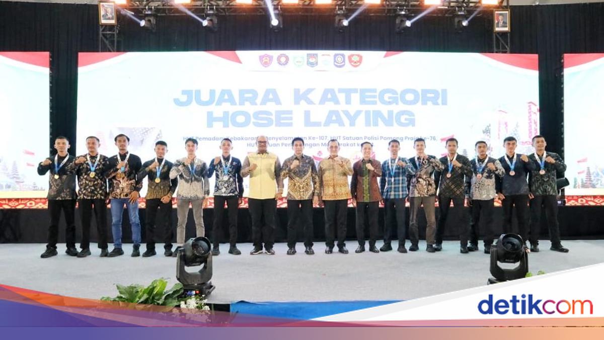 Deputy Interior Minister Wiyagus Praises Firefighters, Satpol PP, and Linmas for Maintaining Regional Stability
