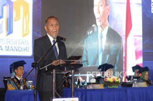 UNM's 40th Graduation: LLDikti Reminds Graduates to Continuously Adapt in the Digital Era