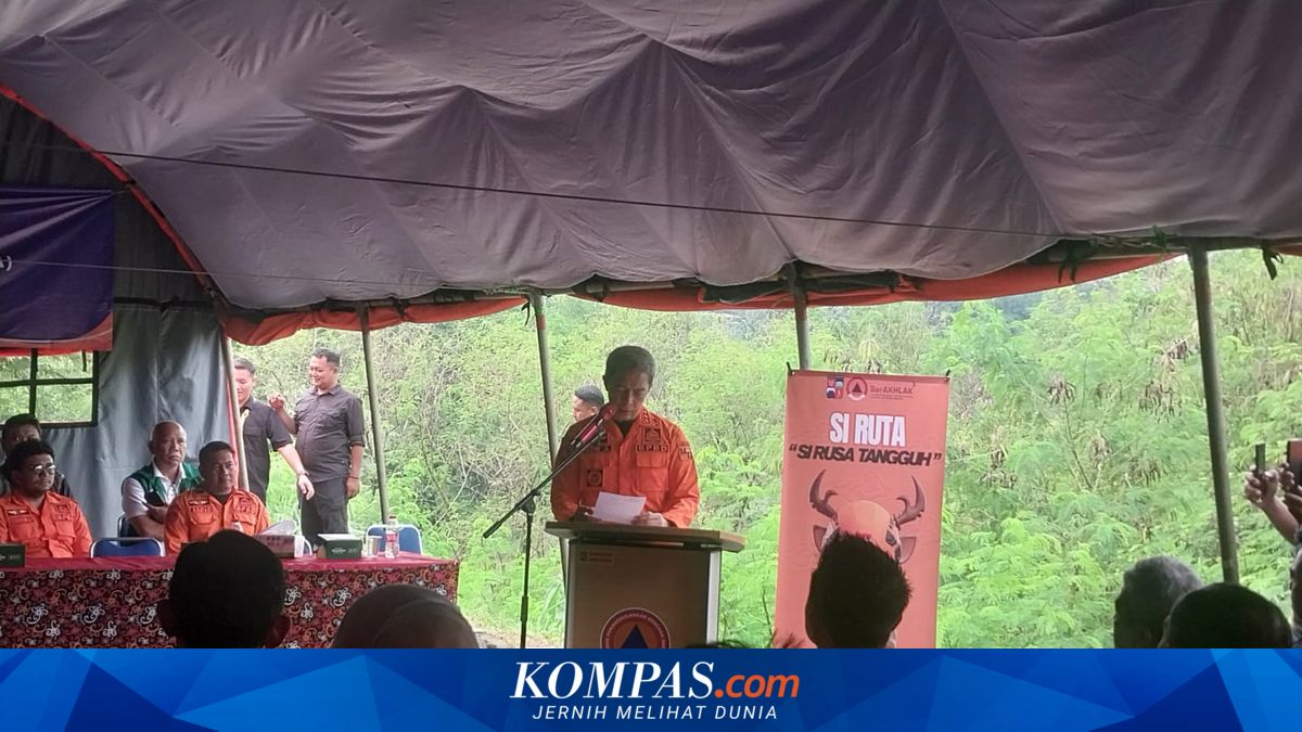 Bogor Mayor Prepares Temporary Housing for Residents Threatened by Landslide in Paledang