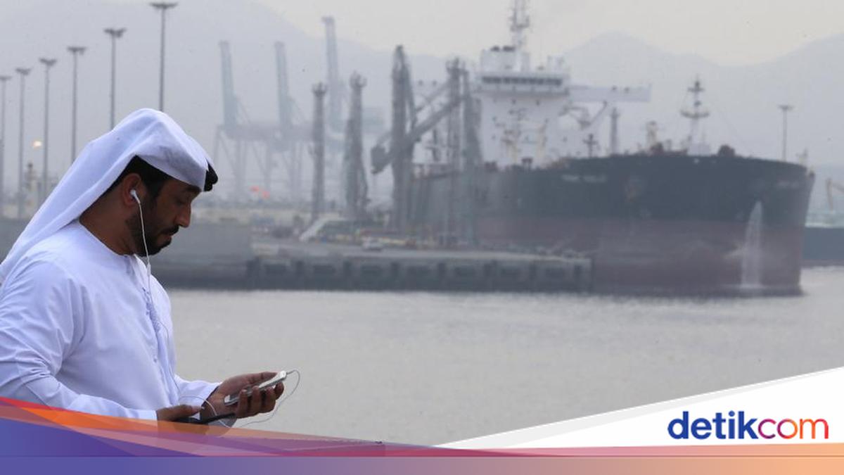UAE's Exit from OPEC: A 'Blow' to Saudi Arabia?