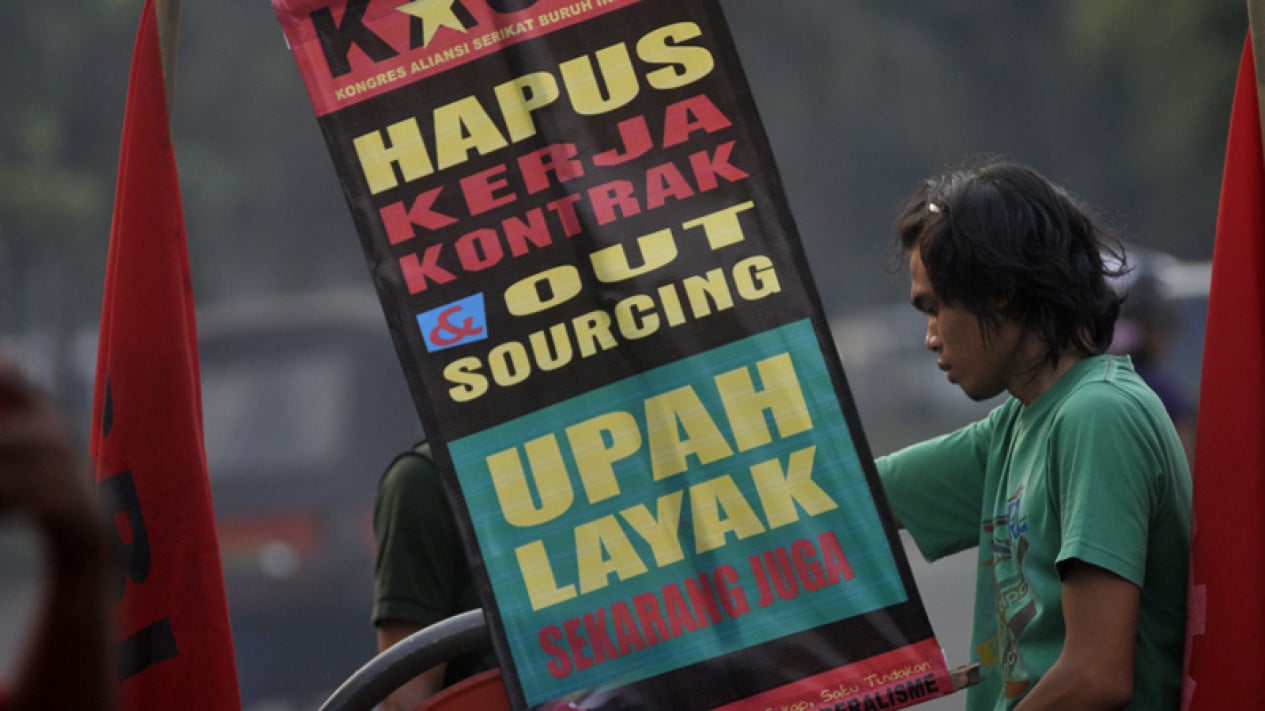Government Issues New Outsourcing Regulations, Limiting Contract Worker Recruitment