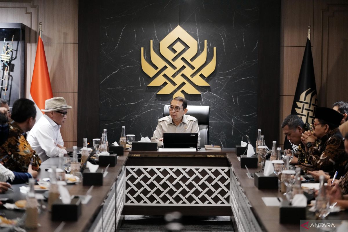 Fadli states that West Java's cultural heritage needs promotion up to artistic communities