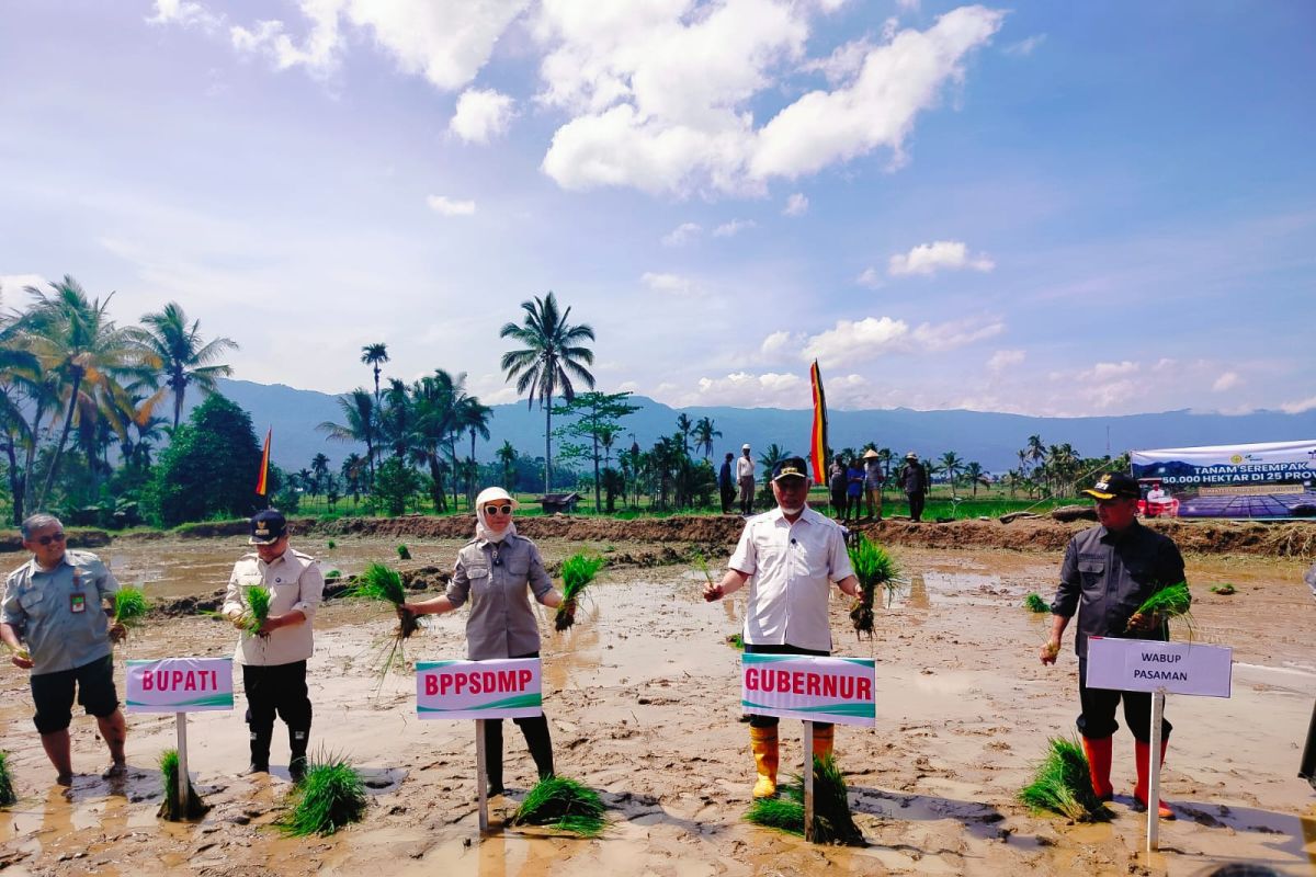 Agam Proposes Acquisition of Excavators from Ministry of Agriculture to Clear Landslide Debris