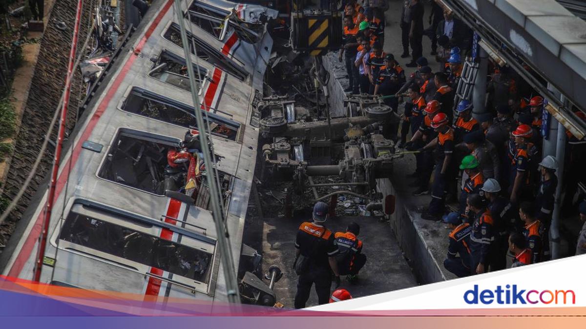 Police Investigate Train Signalling Before KA and KRL Collision in Bekasi