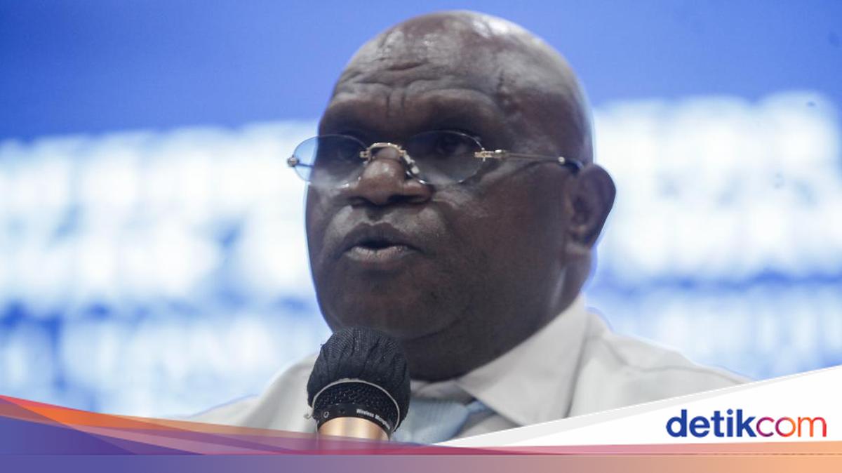 Human Rights Minister Pigai Explains Plan to Form Team of Advisors for Human Rights Activists