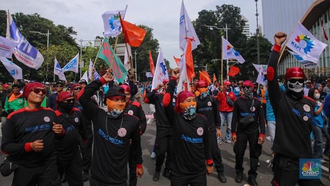 History of Labour Day: From Deadly Tragedies to Worker Exploitation