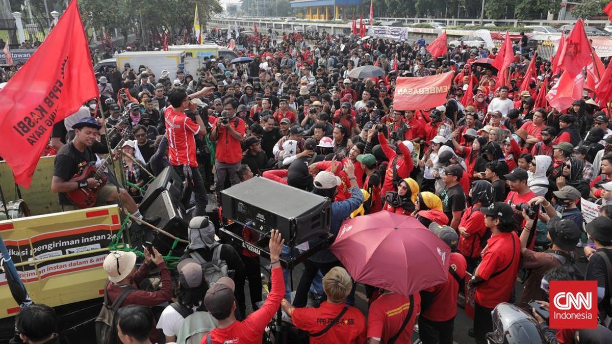 Two May Day Action Sites in Jakarta on 1 May: Monas and DPR Building