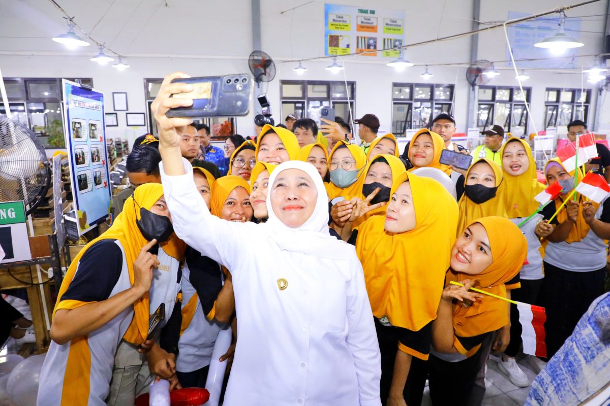 Khofifah Calls for Collaboration to Realise Advanced Industry and Prosperous Workers