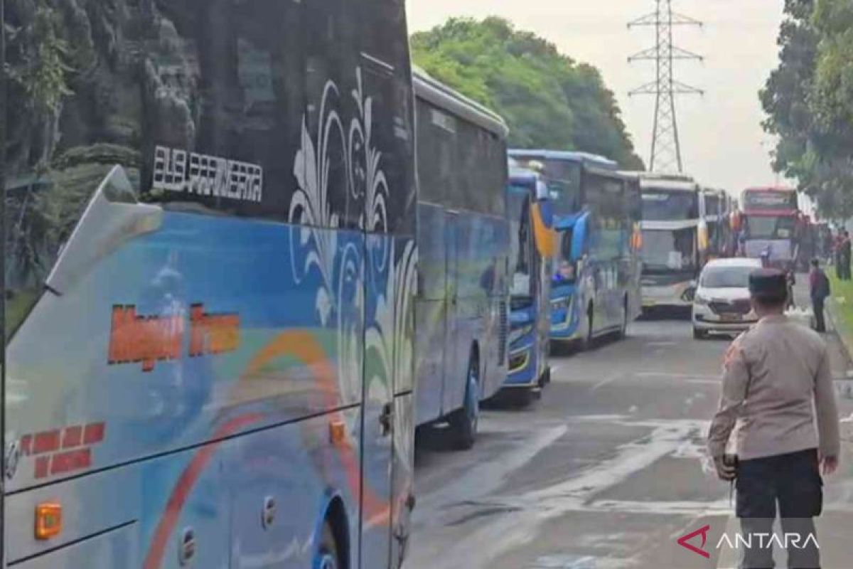 18,860 Cikarang Workers Join Monas Rally to Commemorate May Day