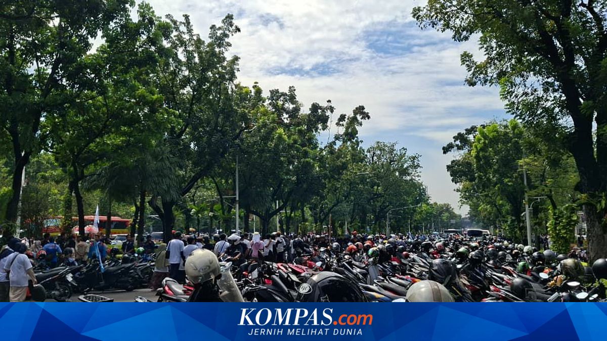 Labour Day Action Leads to Traffic Diversions Around Monas