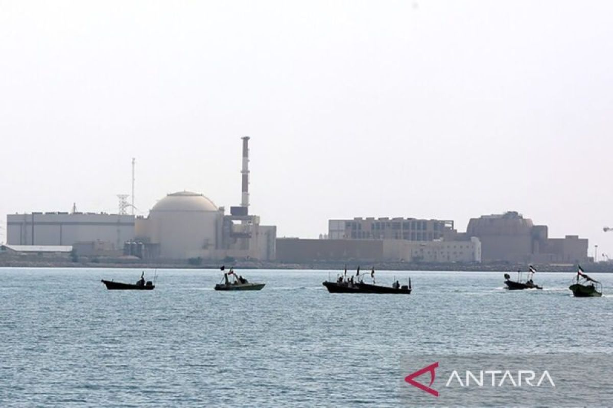 Trump: US will seize Iran's enriched uranium "by any means"