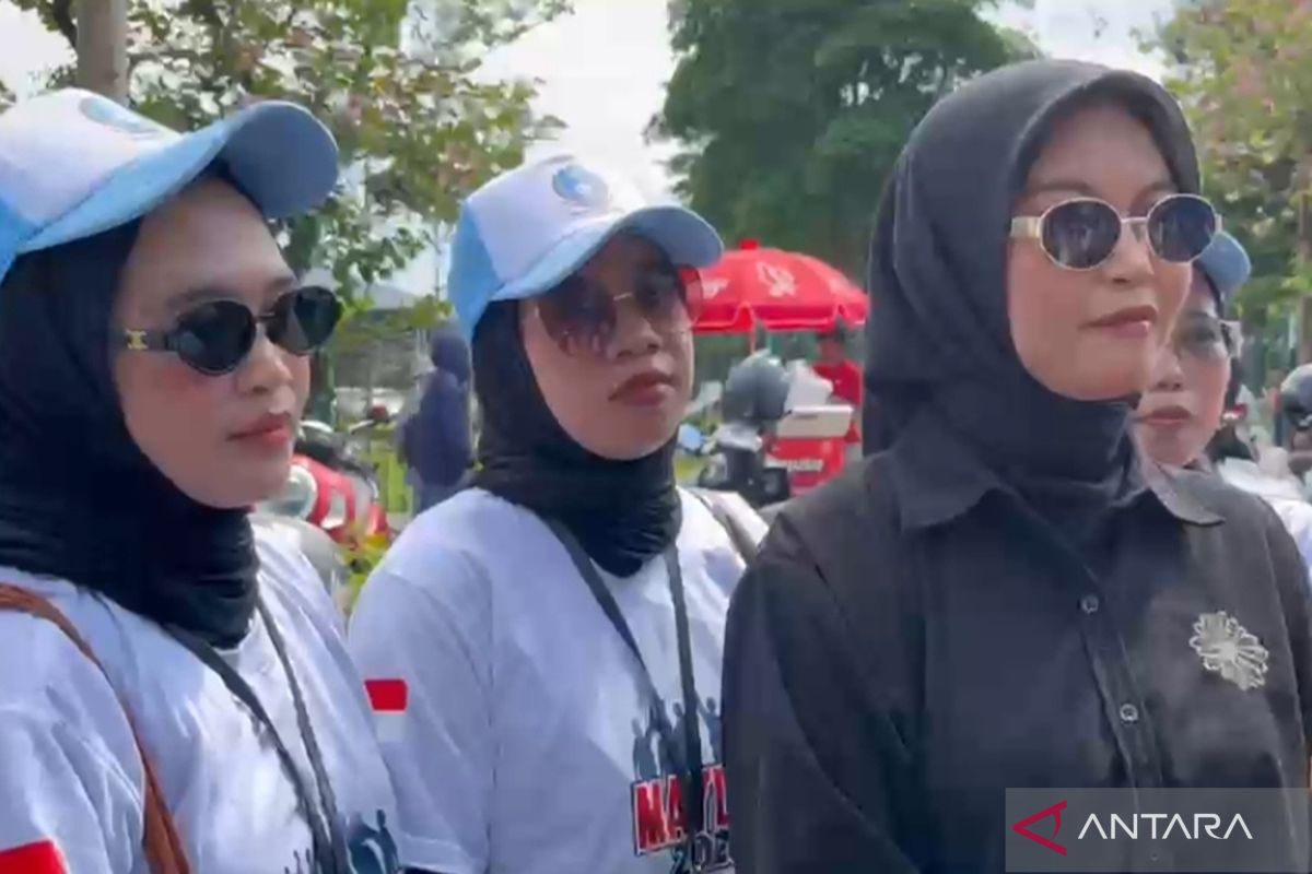 Female Workers from Cirebon Voice Aspirations at May Day Event in Monas