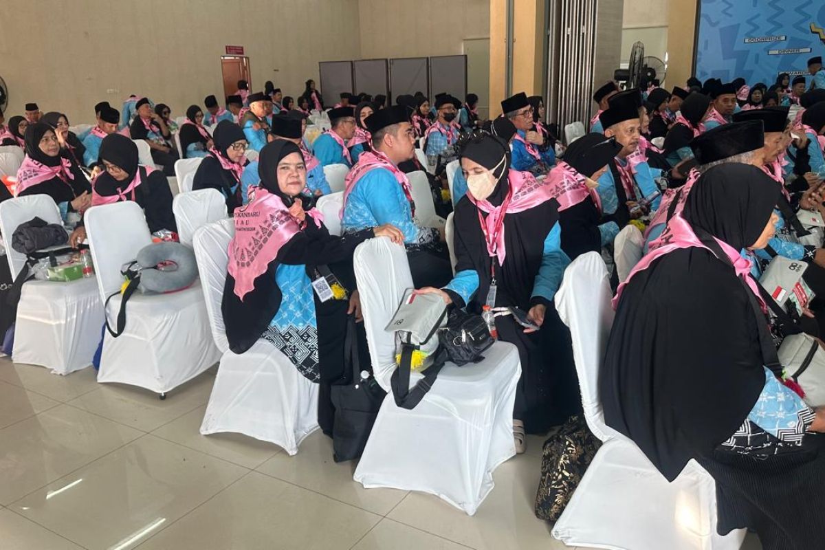 2,614 Hajj pilgrims from Riau have departed for the Holy Land
