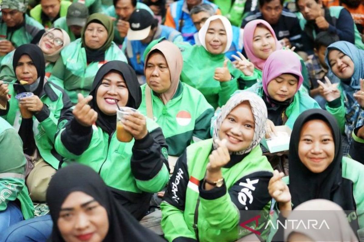 May Day: Prabowo caps ride-hailing commissions at 8 percent
