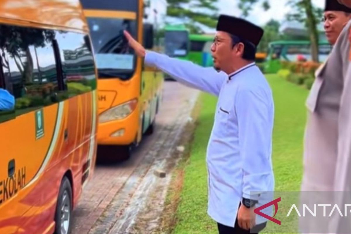 Central Bangka Regency Bids Farewell to 151 Hajj Pilgrims