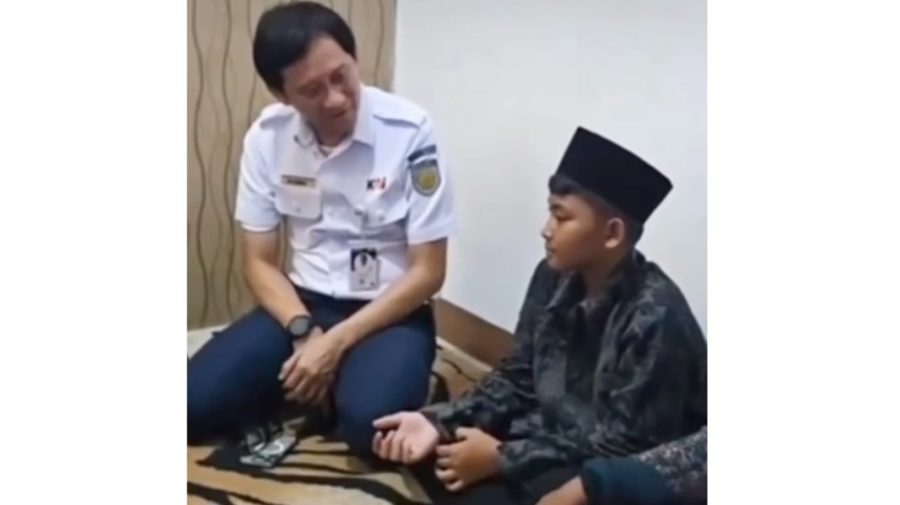 Touching Moment as KAI CEO Pledges to Fund Education for Child of Bekasi Timur Train Accident Victim