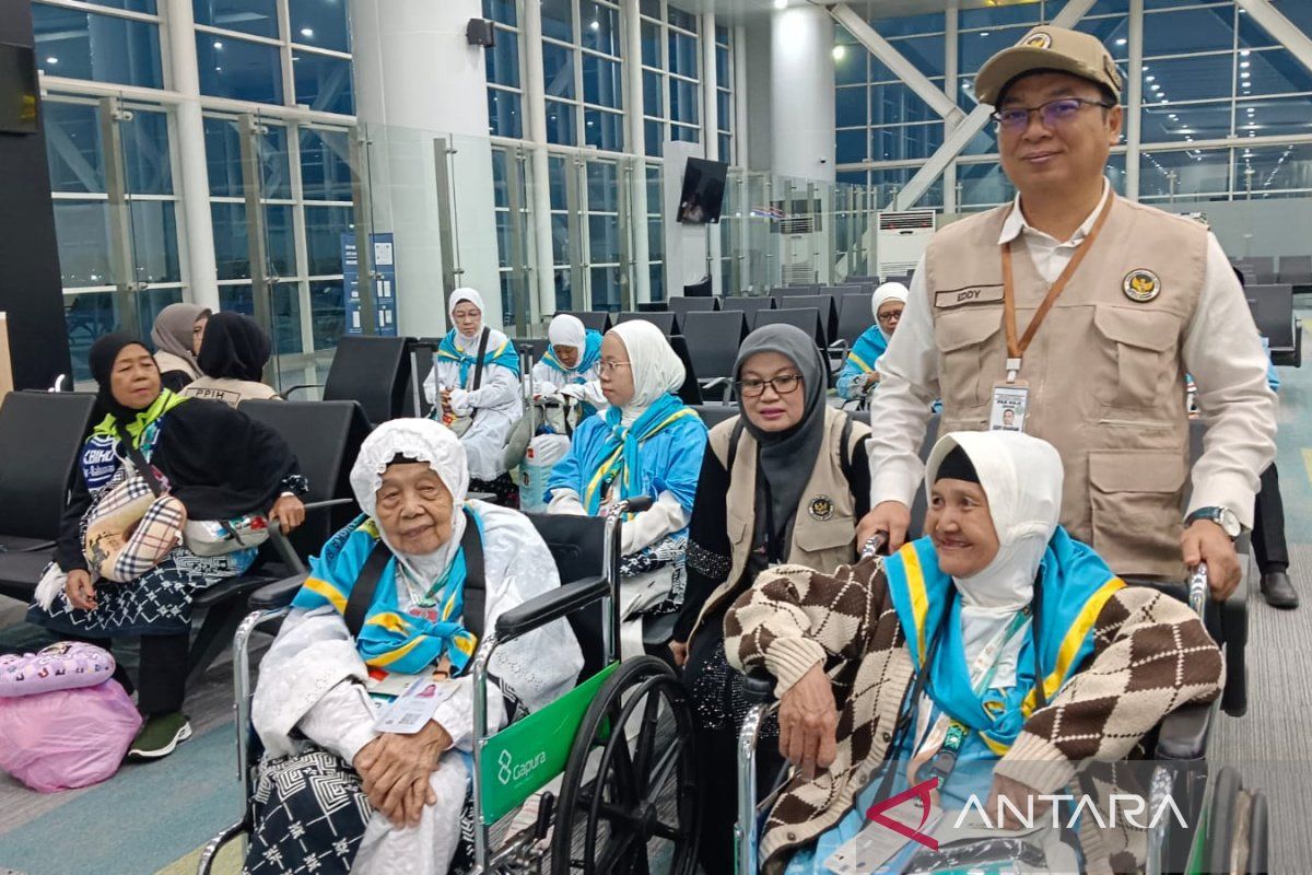 Kalsel Ministry of Hajj: Services for Elderly and Disabled Pilgrims as Top Priority