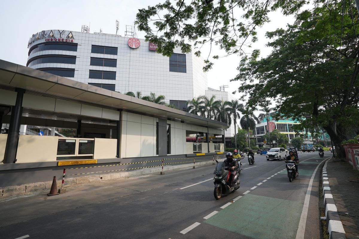Transjakarta Postpones Closure of Manggarai Shelter