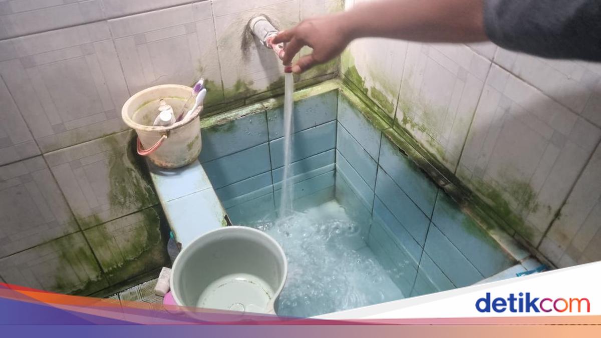 Residents of Srandakan, Bantul Affected by SPPG Waste Receive New Borehole Well, But...