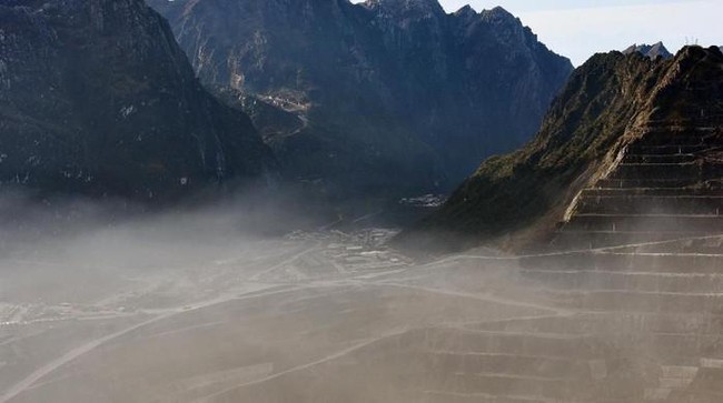 When the President of Indonesia and the World Were Duped by the Golden Mountain