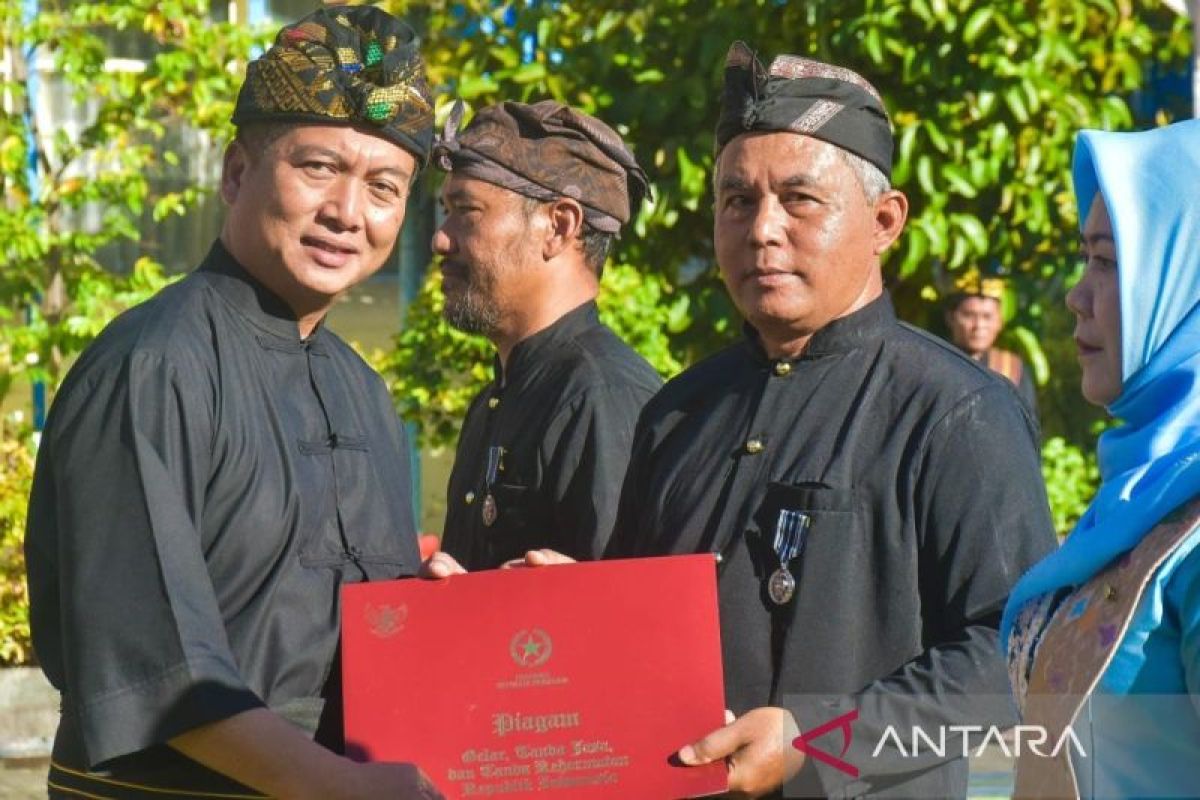 NTB Governor Adds Incentives for 1,759 PPPK Teachers as Hardiknas Gift
