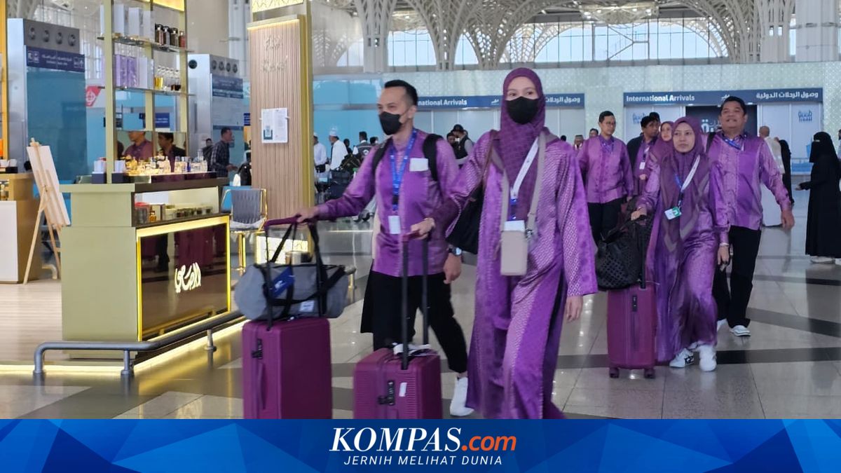 Arrival of the First Special Hajj Pilgrims at Madinah Airport