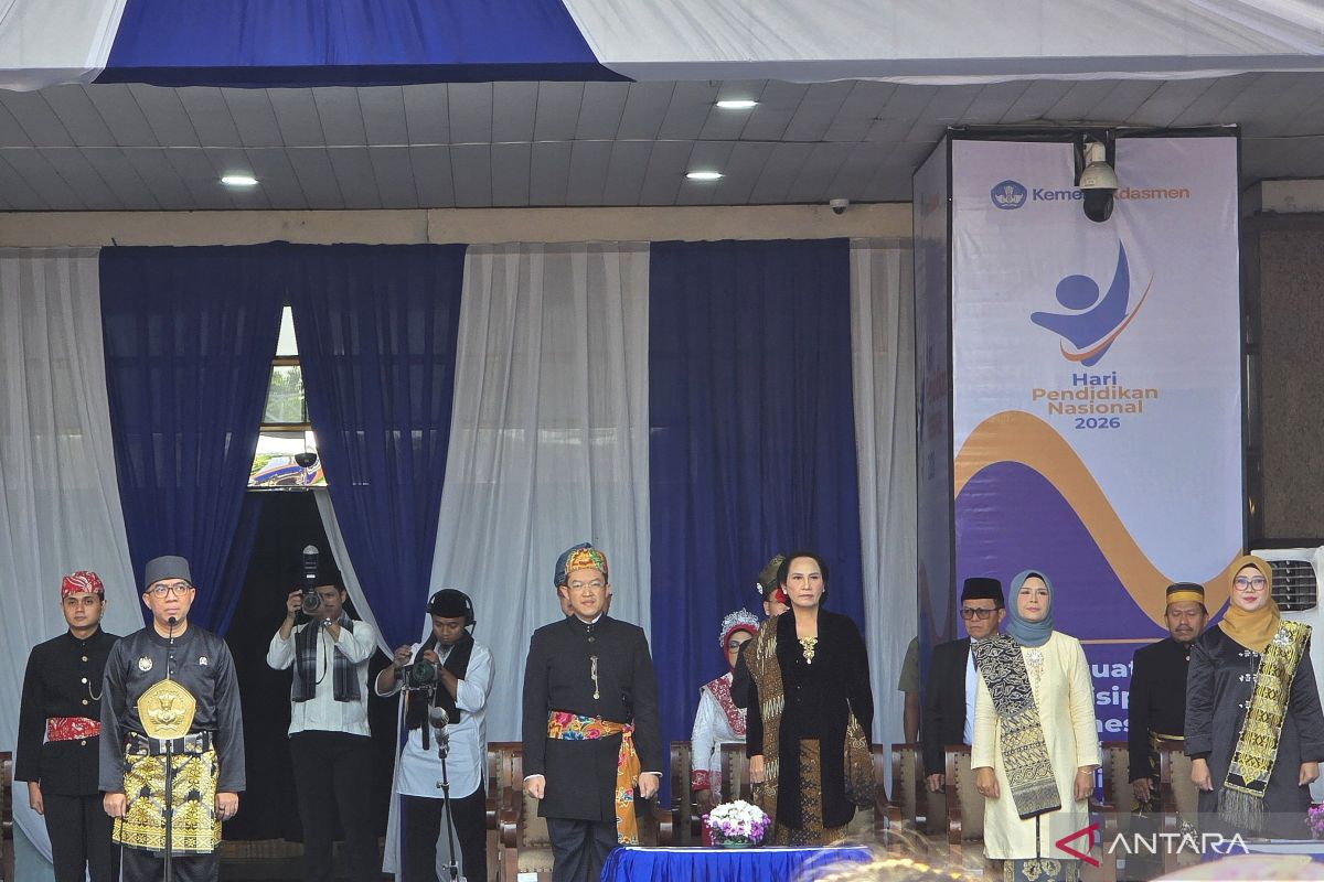 Students shouldn't be afraid to dream big: Higher education minister