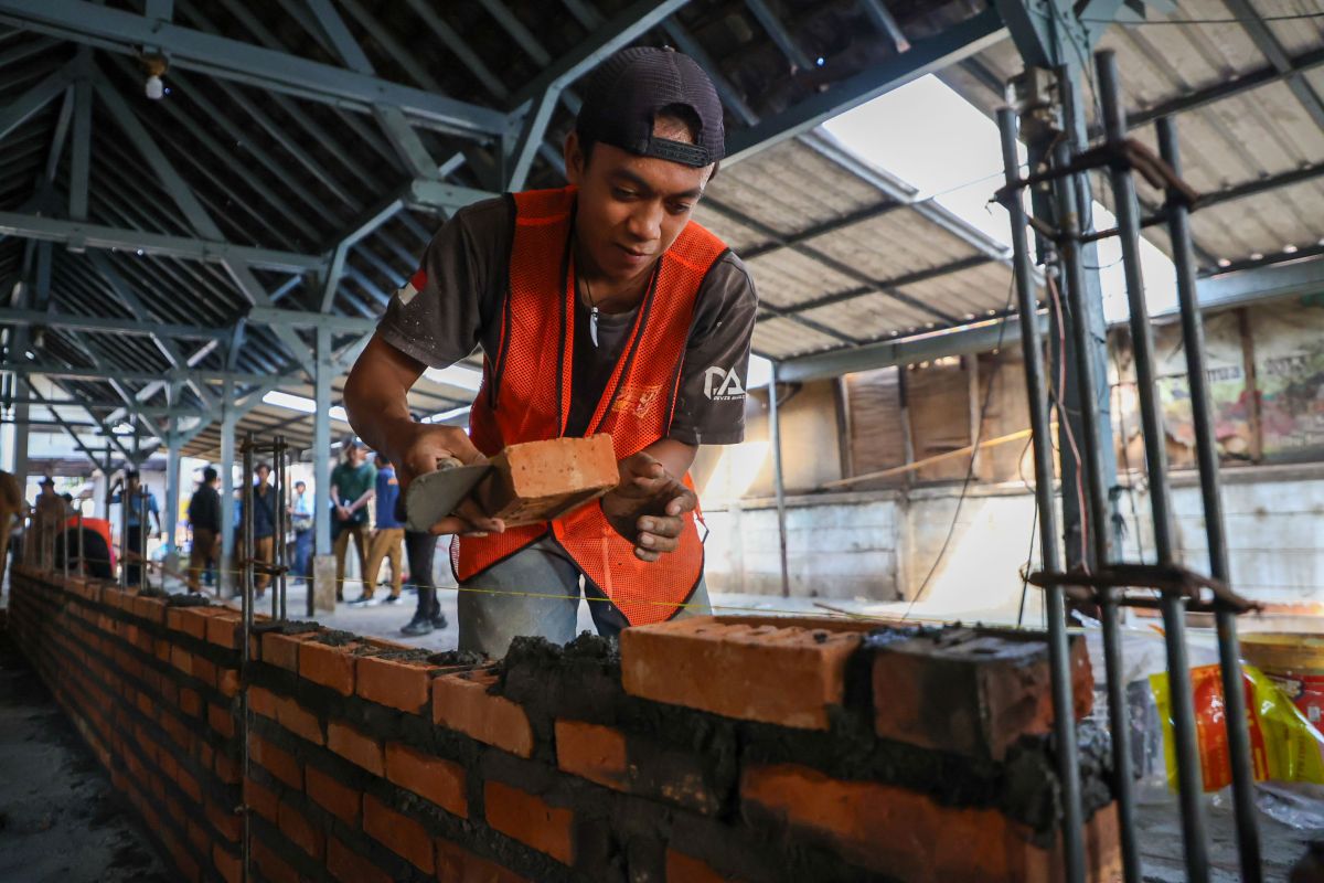 Stitching Back the Pulse of Trade