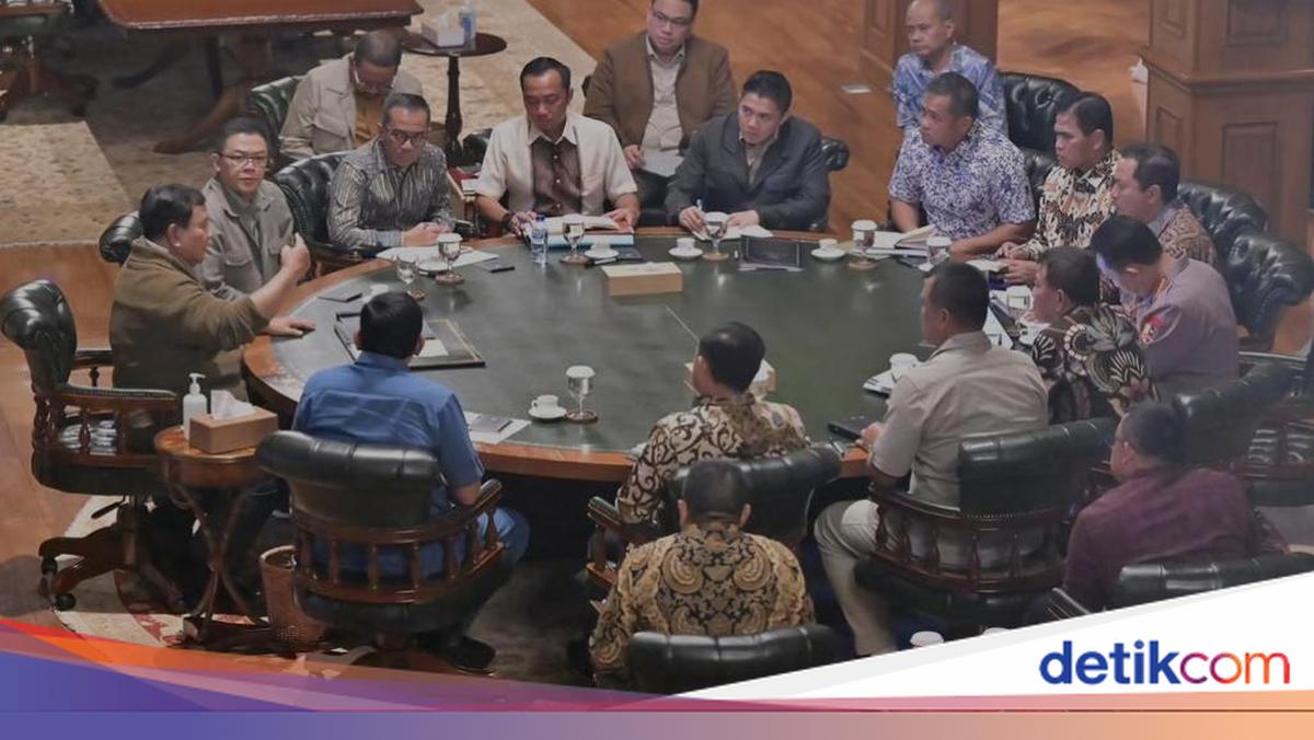 Prabowo Leads Limited Meeting in Hambalang, Discusses Workers' and Higher Education Aspirations
